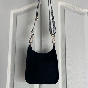 Elegant Black Shoulder Bag AH Dorned